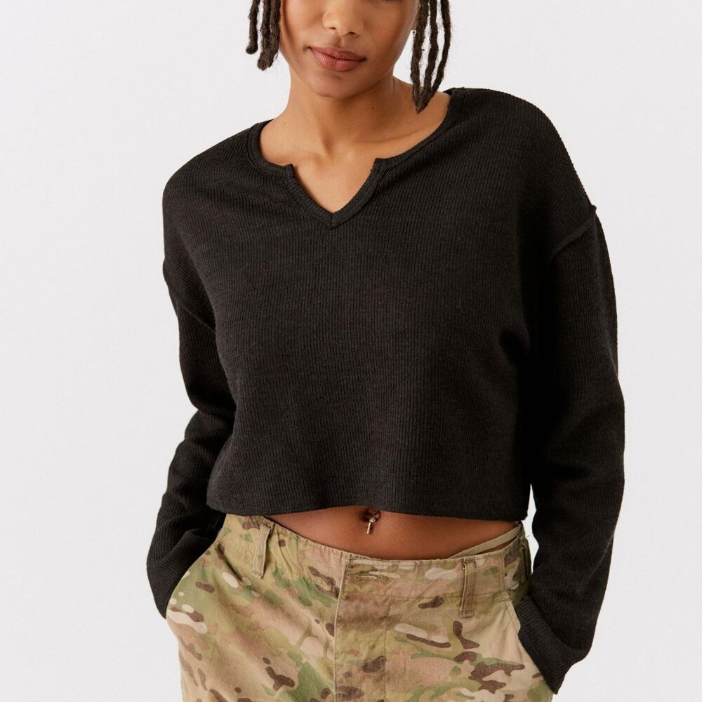 Cropped V-Notch Long Sleeve Top — Black - Picture 1 of 5